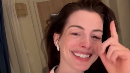 Watch Anne Hathaway’s rendition of ‘North London Forever’ celebrating Arsenal’s victory over Real Madrid