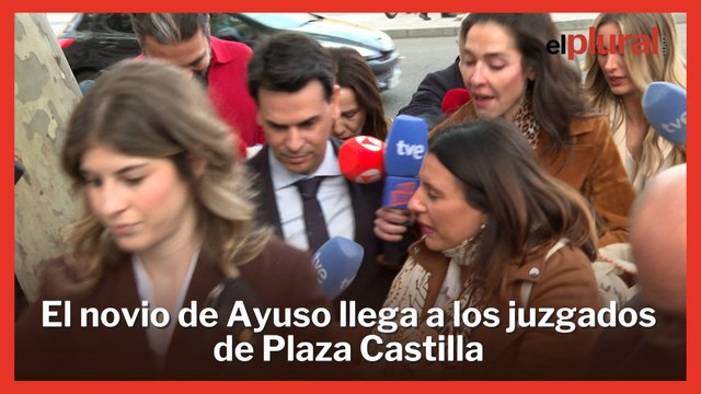 Así ha sido la llegada del novio de Ayuso a los juzgados