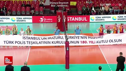 İlkin Aydın'ın ardından 3 voleybolcu daha polis pankartını tutmadı