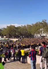 La afición del Borussia llega a Montjuïc para presenciar el Barça-Dortmund de Champions