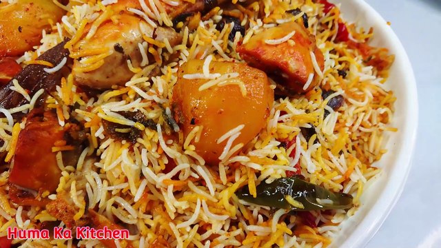 Karachi Famous Chicken Biryani, How to make commercial style Biryani at home with homamade Masala.