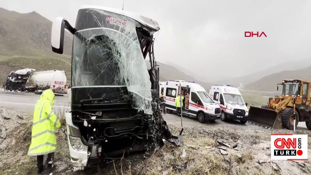 Son Dakika Haberi: Hakkari'de otobüs ile tanker çarpıştı: 1 ölü, 9 yaralı