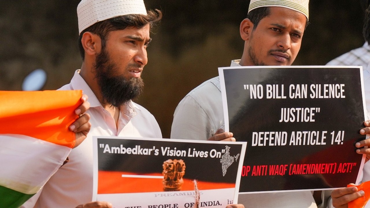 वक्फ कानून के खिलाफ Muslim Personal Law Board का प्रदर्शन, BJP ने की बड़ी तैयारी