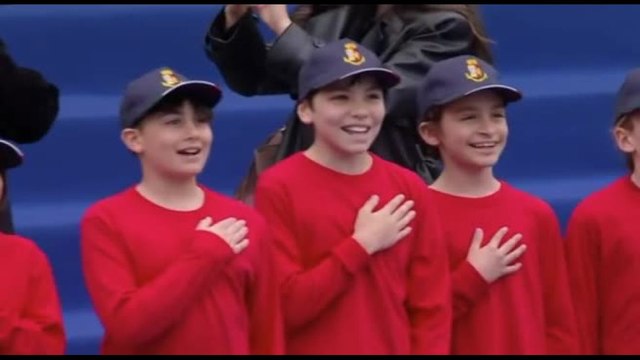 Roma, alla Festa della Polizia i bambini cantano l'inno di Mameli