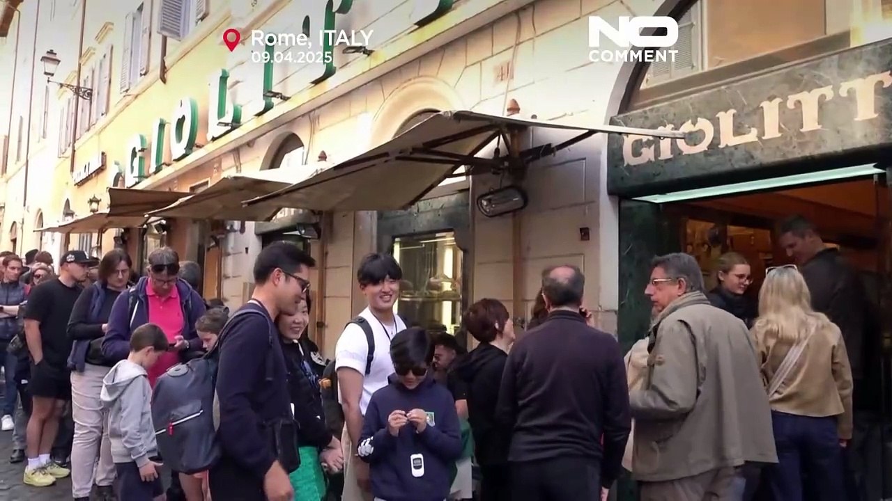 No Comment: Διάλειμμα για τζελάτο για τον Κάρολ...