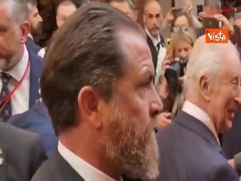 Un gelato offerto a Camilla, fuori programma per la coppia reale a Roma per l'anniversario di nozze