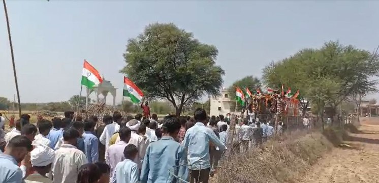 शहीद को नमन करने उमड़ा जनसैलाब
