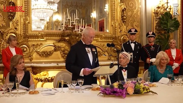 Re Carlo omaggia Mattarella in italiano durante la cena di gala al Quirinale: Per la stima e l'affetto di cui gode