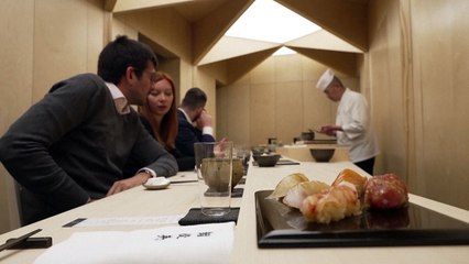 يابانية تصبح أول شيف سوشي حائزة نجمة ميشلان في العالم موفيةً بوعدها لزوجها الراحل