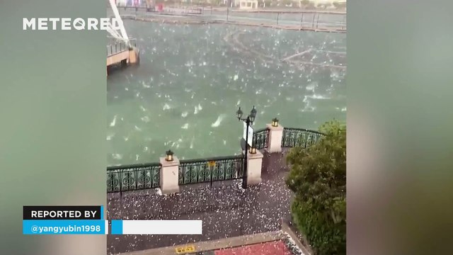 A catastrophic hailstorm hits Nanjing, China! The size of the hail caused significant property damage in several neighborhoods
