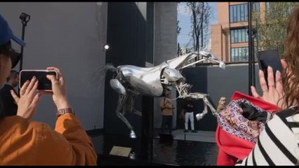 Design Week, arte e tecnologia: a Milano il cavallo olimpico Zeus