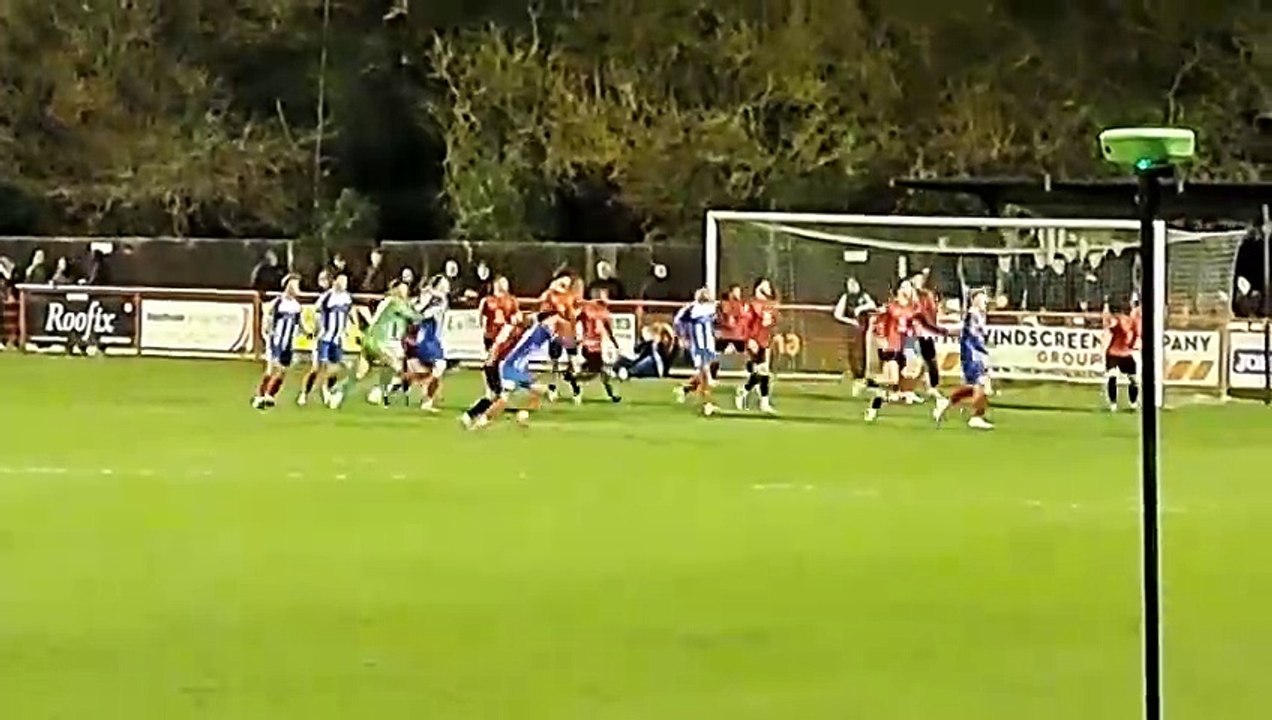 Leiston keeper scores 94th minute scissor kick in Suffolk Premier Cup Final against Felixstowe & Walton United