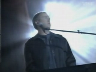 Peter Gabriel, Michael Stipe & Guest Vocalist Perform 'Red Rain'