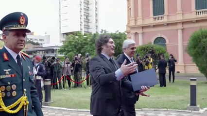 Milei llega a Asunción para reunirse con Peña