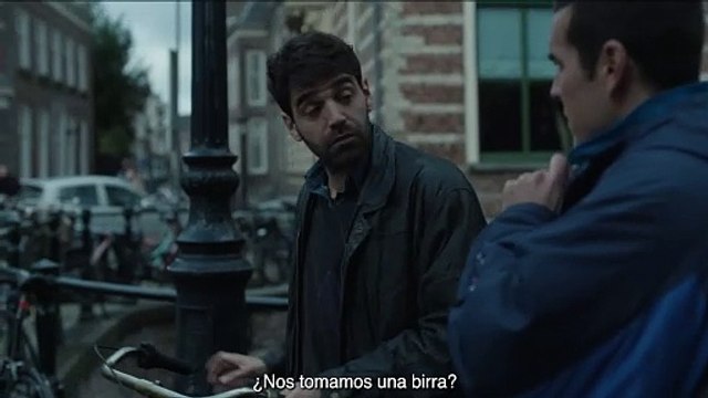 Muy lejos - Tráiler