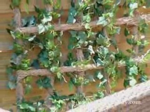 Lierre artificiel sur claustra Deco Factory