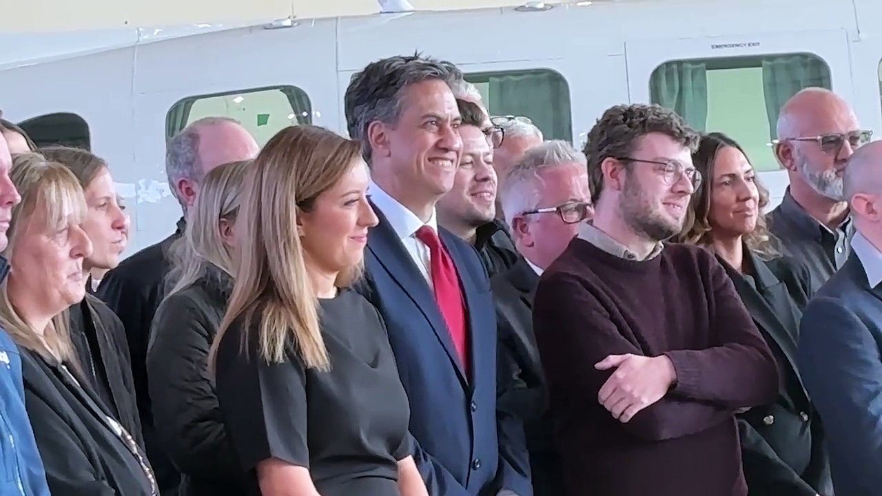 PM Sir Keir Starmer pledges support for airport re-opening on visit to Doncaster