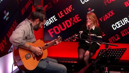 Cœur de Pirate & Waxx interprètent "Cavale" en live dans Foudre