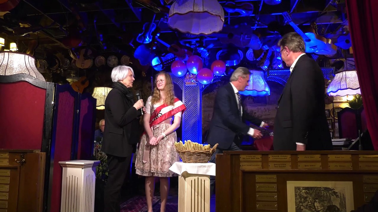 SEINE MAJESTÄT – DER SPARGEL – HÄLT WIEDER HOF IM MARCHFELDERHOF