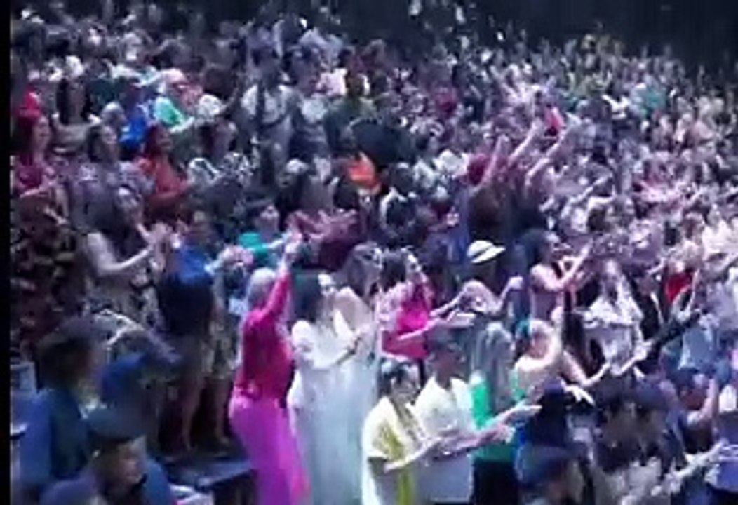 Shakira Lalalatina offical video