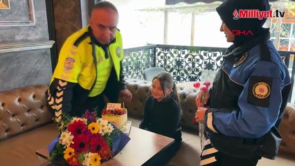 Görevde olduğu için kızının doğum gününü kutlayamayan polise, meslektaşlarından sürpriz