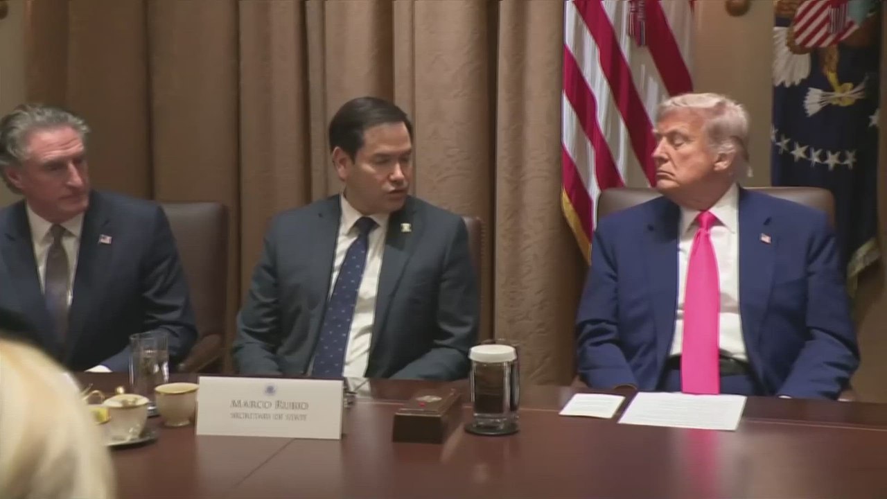 Marco Rubio Surprises with Florida Gators Cheer at Trump’s Cabinet Meeting