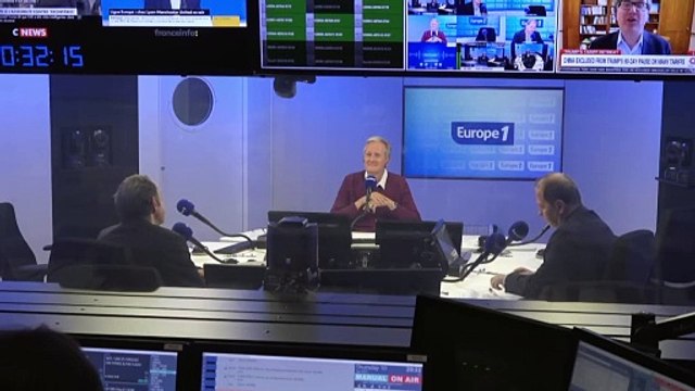 Après avoir rétropédalé sur les droits de douane, Donald Trump signe un décret libéralisant le débit des douches