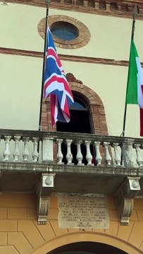 de Pascale - Sergio Mattarella, di Re Carlo III, Regina Camilla (10.04.25)