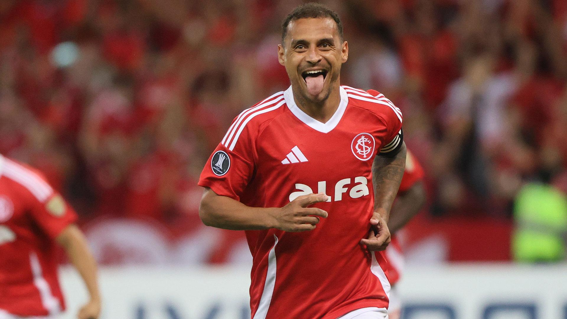 2 Mins | Internacional (BRA) vs Atletico Nacional (COL) | HIGHLIGHTS Copa Libertadores | 04/10/25 | beIN SPORTS USA