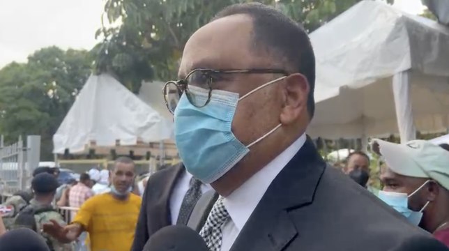 Antoliano Peralta, consultor jurídico del Poder Ejecutivo, informa que se estableció un protocolo, dentro de la ley, para agilizar la entrega de cadáveres por la tragedia en Jet Set