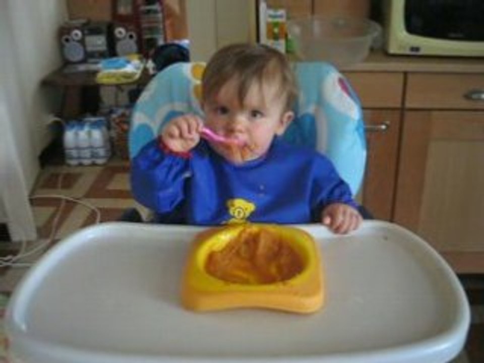 Martin mange tout seul