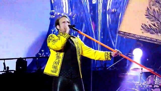 Van Halen - Aint Talkin About Love