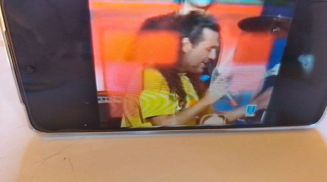 presiento que me engañas con otra persona,que te besas con ella y no pierdes en nada ,solo en estar con ella