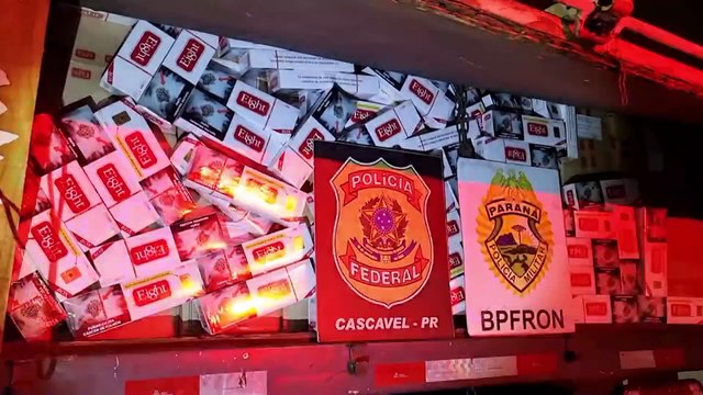 BPFron apreende caminhão paraguaio com 40 mil pacotes de cigarros contrabandeados