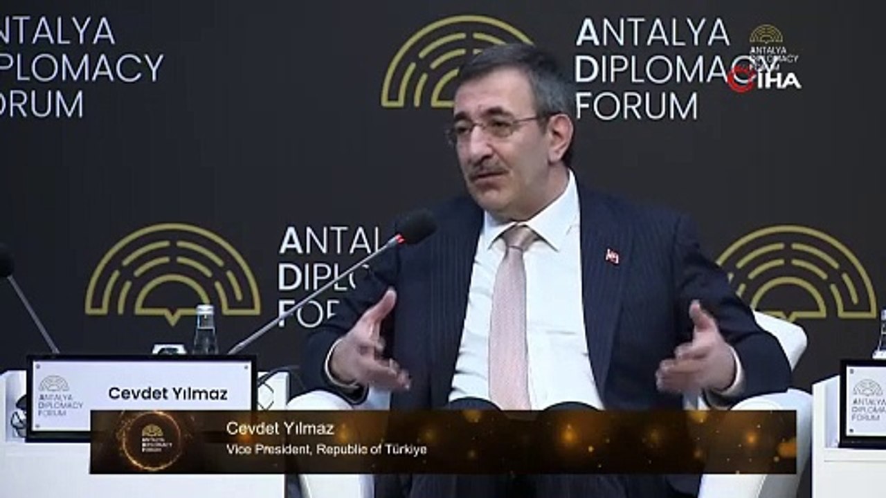 Cumhurbaşkanı Yardımcısı Cevdet Yılmaz, 4. Antalya Diplomasi Forumunda konuştu