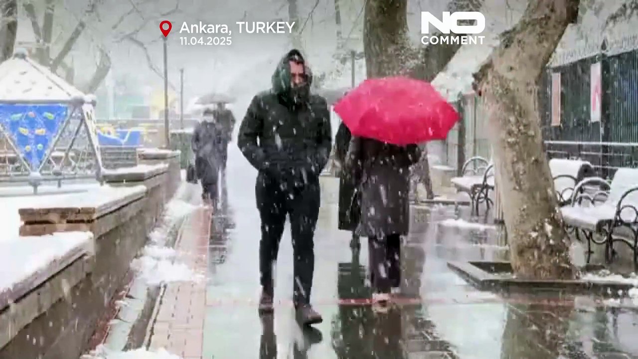 Weiße Morgenstunden in Ankara: April-Schnee fällt auf die türkische Hauptstadt
