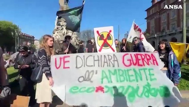 Fridays for future, in centinaia tornano in piazza a Torino