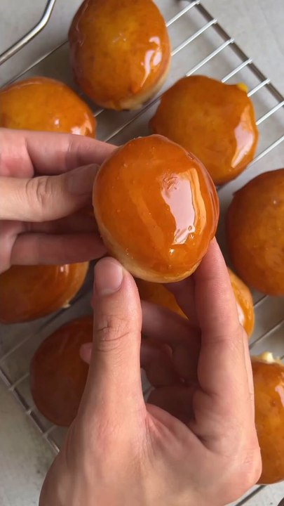 Crème Brûlée Doughnuts short video 💞💞💞