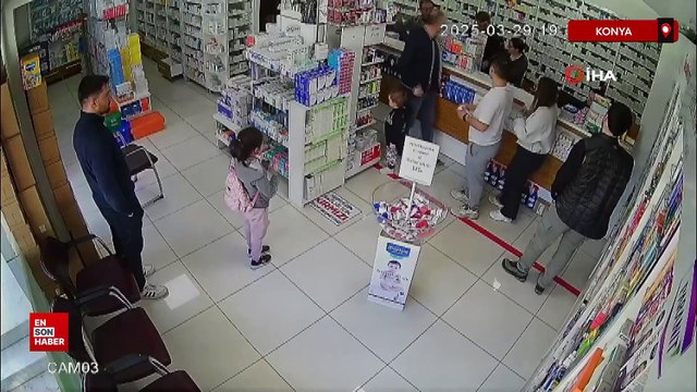 Konya'da boks ringine dönen eczanedeki kavga anı