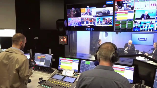 Pascal Praud - L'ancien international de rugby Sébastien Chabal n'a plus aucun souvenir de ses matches de rugby et n'a même aucun souvenir de la naissance de sa fille