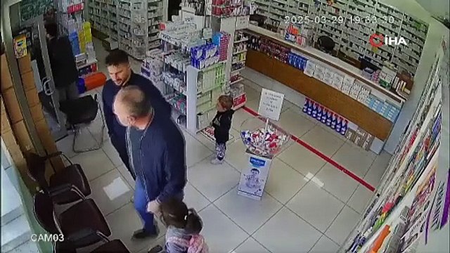 Eczane boks ringine döndü! İşte o anlar!