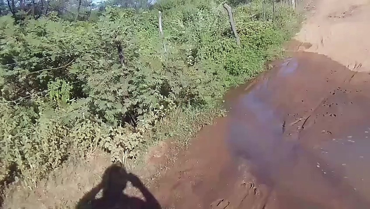 Internauta denuncia estouramento de adutora que leva água para São José do Bonfim; Cagepa se pronuncia
