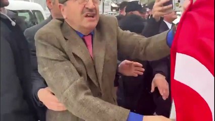 AKP'li Altındağ Belediye Başkanı polisle birlikte işçilerin çadırına böyle saldırdı