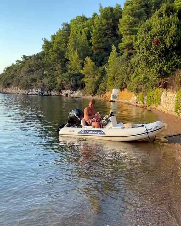 Το τρυφερό βίντεο που ανέβασε η Δήμητρα Βαμβακούση με τον Γιώργο Αγγελόπουλο και την κόρη τους
