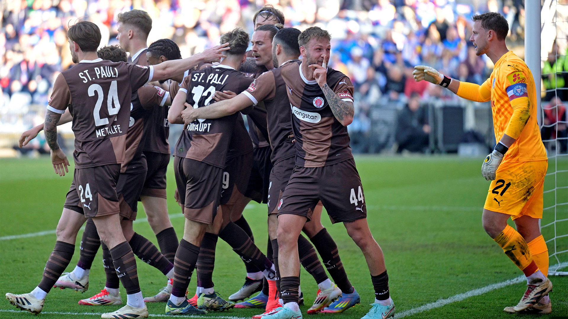 Holstein Kiel v St Pauli