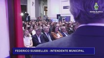 Federico Susbielles agradece al gobernador Axel Kicillof y al presidente Javier Milei durante el discurso por el 197 aniversario de Bahía Blanca