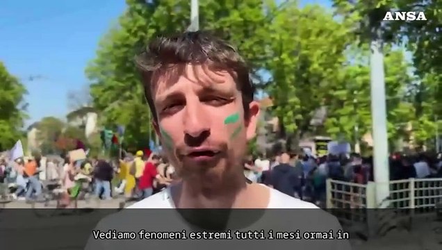 Fridays for Future a Torino, La crisi climatica deve essere affrontata subito