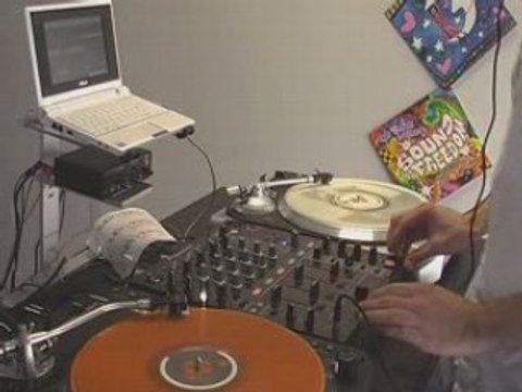 MixVibes DVS pack on EeePC