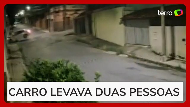 Motorista de BMW perde controle e bate em portão em Minas Gerais