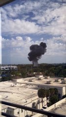 Tragedia en Florida: Fallecen tres personas al estrellarse una avioneta en transitada avenida